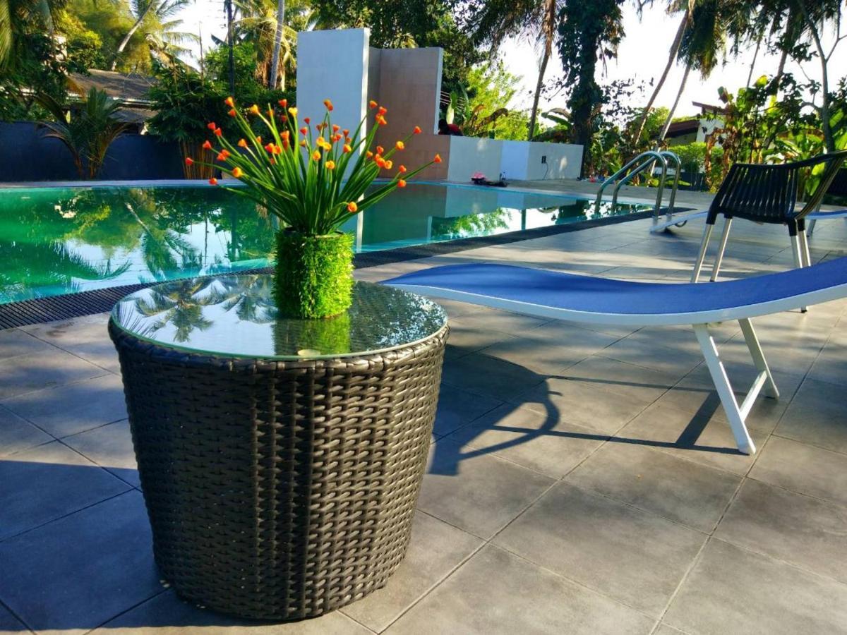Temple Pond Villa Colombo Пилияндала Экстерьер фото